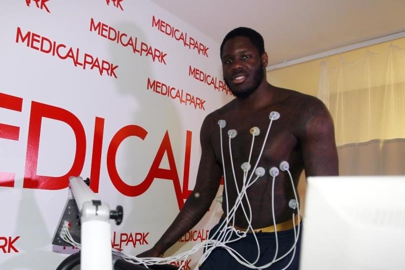 Πέρασε ιατρικά στη Φενέρ ο Μπένετ! (photos)