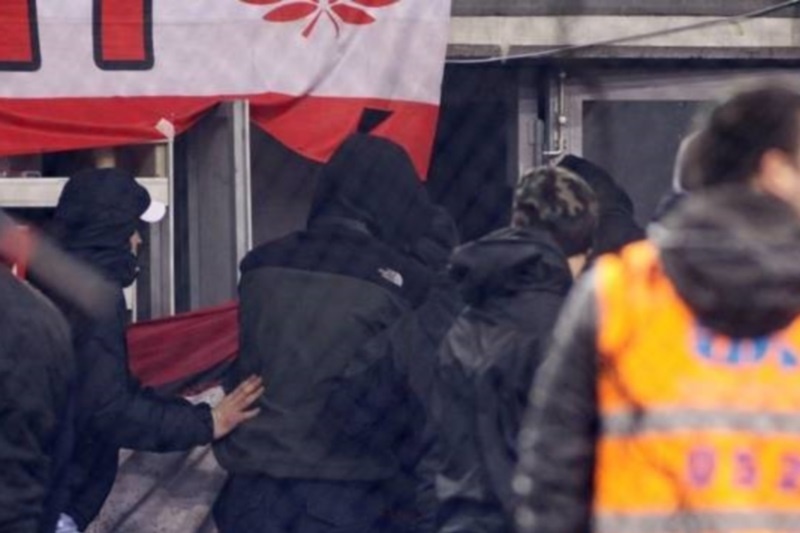 Απίστευτη τρομοκρατία στο ΣΕΦ!