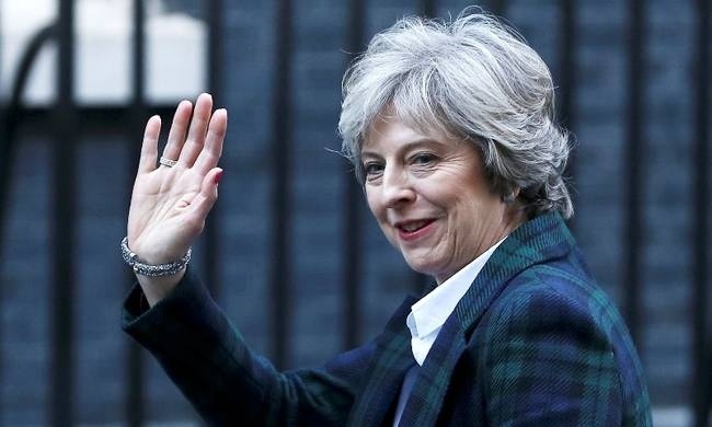 Brexit: Τα παπούτσια της Τερέζα Μέι που... τράβηξαν τα βλέμματα! (pics)