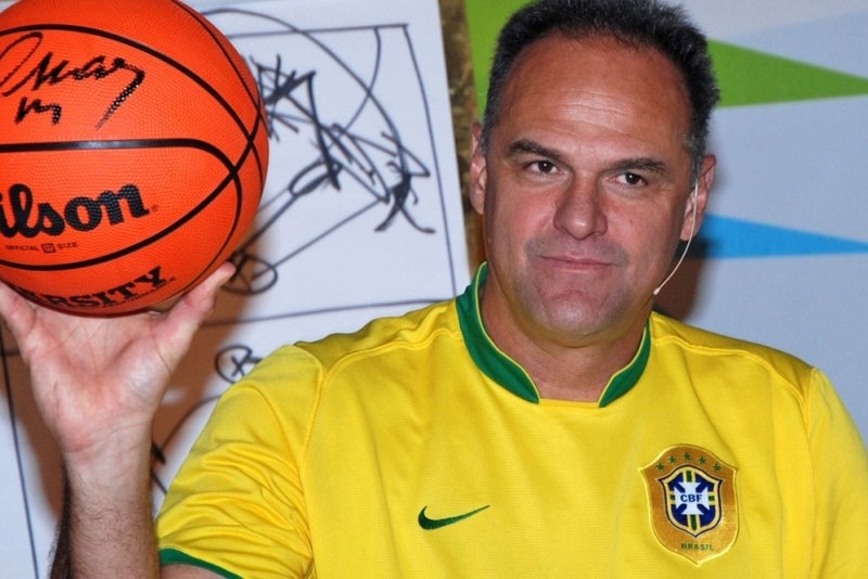 Απίστευτος: Ο Όσκαρ Σμιντ νίκησε καρκίνο και παίζει στο All Star Game! (video)