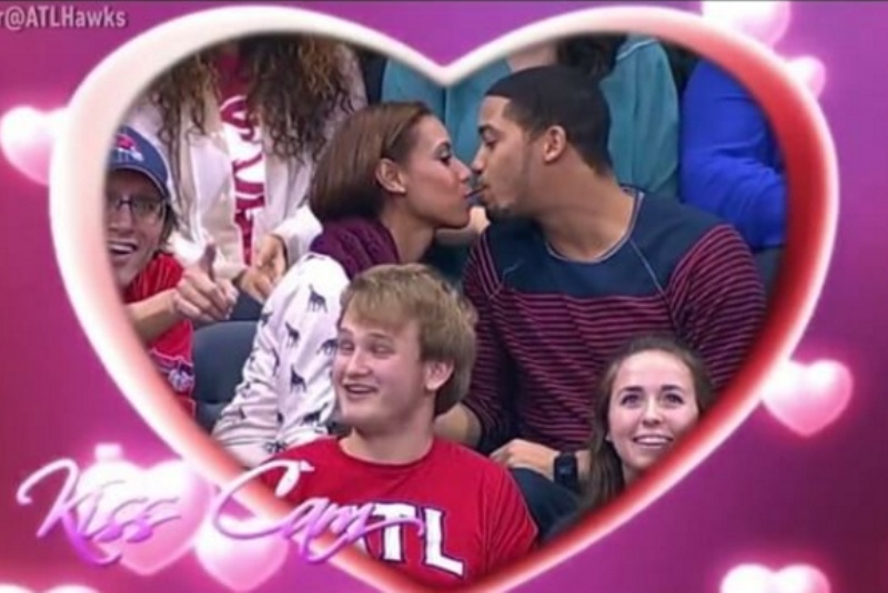 Η «στημένη» γκάφα σε αγώνα των Hawks (video)