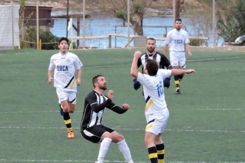 Επικός: Έπαιξε ένα ημίχρονο και μετά... παντρεύτηκε!