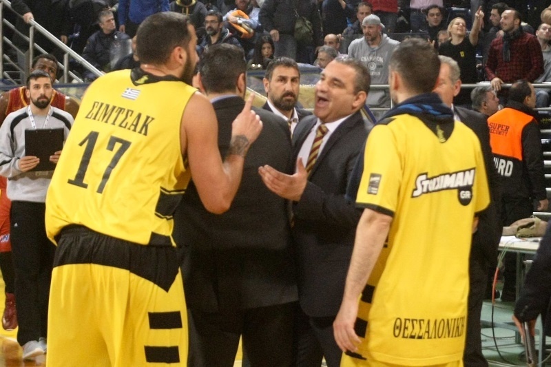 Χαμός στο Παλέ με Κωνσταντινίδη-Σίμτσακ: «Φοράω παντελόνια!»