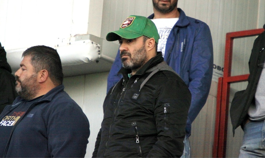 Νύκταρης: «Να ανοίξει τα πόδια ο Καρυπίδης;»