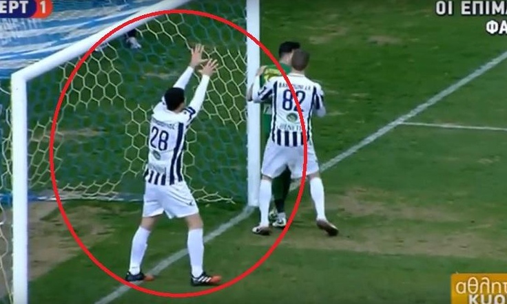 Μούντζα και καμπάνα για Πετρόπουλο