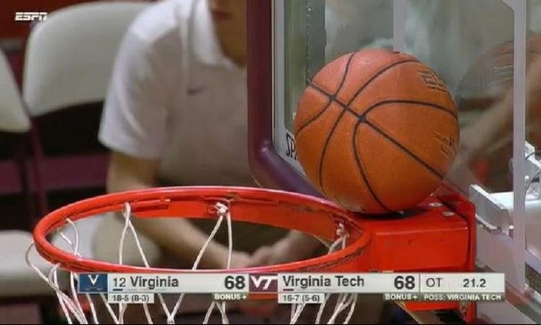 Πήγε να πάρει το ματς αλλά κοίτα πού κόλλησε η μπάλα!