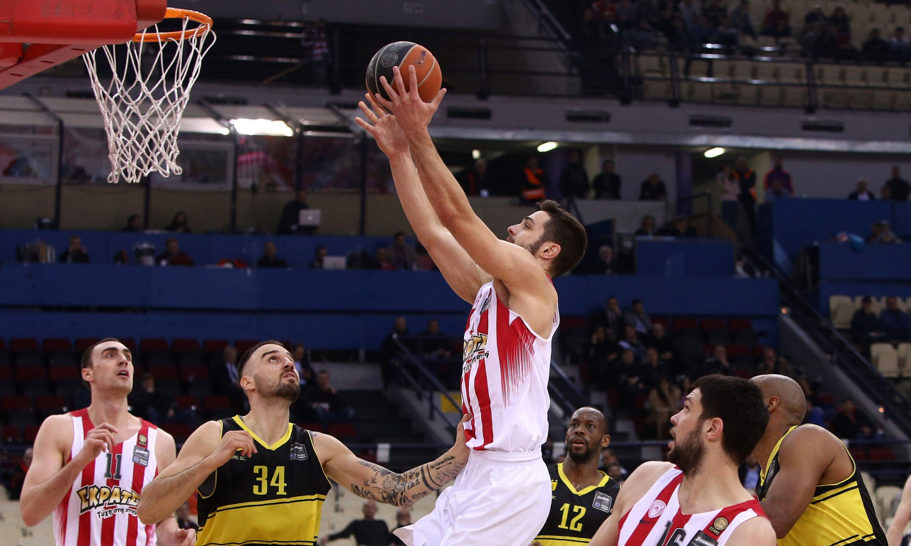 Ολυμπιακός: Κάκωση ο Παπαπέτρου