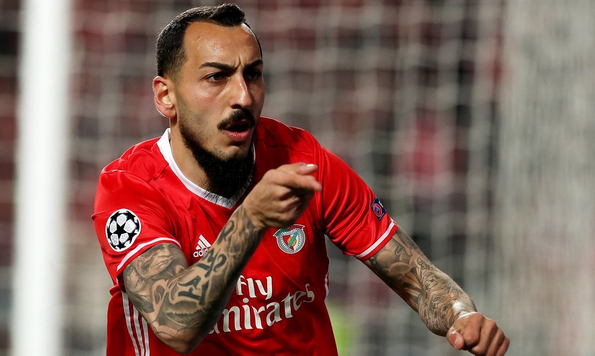 Ο Κώστας Μήτρογλου έχει ακόμα γεμάτα τα «όπλα» του