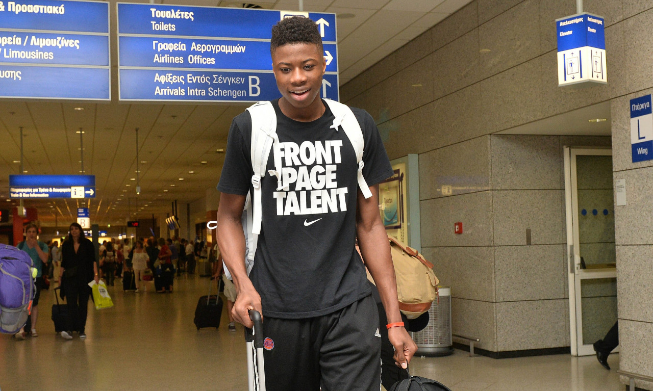 Ο Κώστας Αντετοκούνμπο γίνεται σαν τον Giannis!