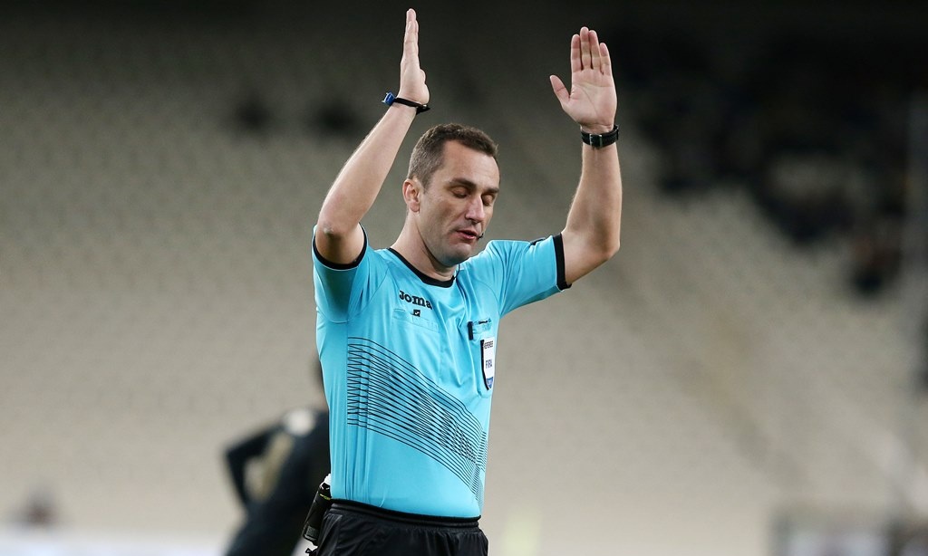 Ο Μάνταλος θα διευθύνει το ντέρμπι της ΑΕΚ με τον Ολυμπιακό