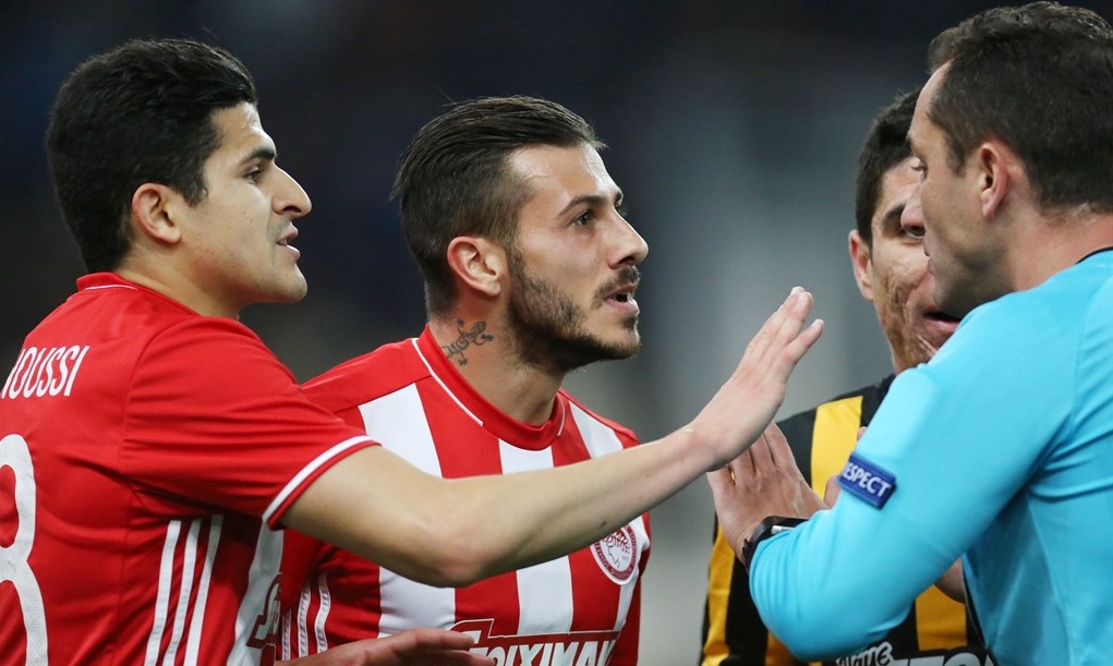 Επίθεση Καραπαπά σε Μάνταλο: «Είσαι ξεφτιλισμένος»