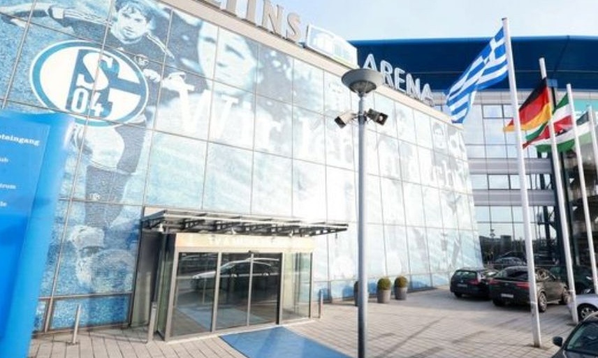 Σάλκε-ΠΑΟΚ: Επεισόδια στο Γκελζενκίρχεν ανάμεσα σε οπαδούς