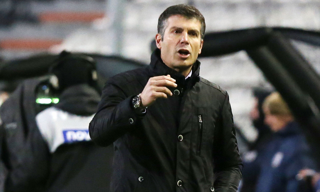 Παίζει το… κεφάλι του ο Χριστόπουλος