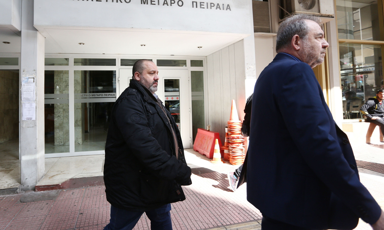 Απάντηση Καραπαπά για Κωνσταντίνου: Είναι όλα ψέματα»!
