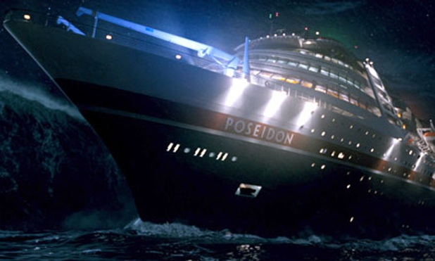 Συγκλονιστικό βίντεο: Τεράστια κύματα «καταπίνουν» κρουαζιερόπλοιο στον Ατλαντικό