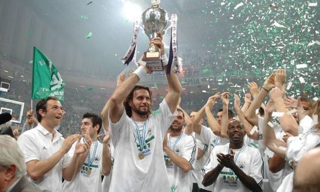 Παρέλαση με …κύπελλο το 2007