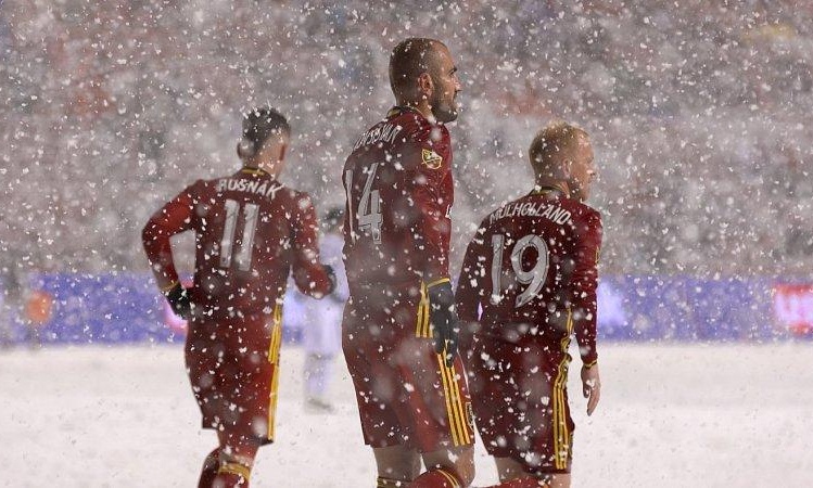 Δεν υπάρχει: Λιακάδα ημίχρονο, χιονιάς… τελικό!