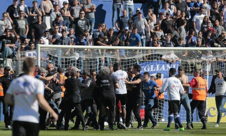 Απίστευτο ξύλο στο Μπαστιά-Λιόν!