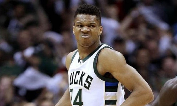 Τα highlights του Giannis απέναντι στους Ράπτορς