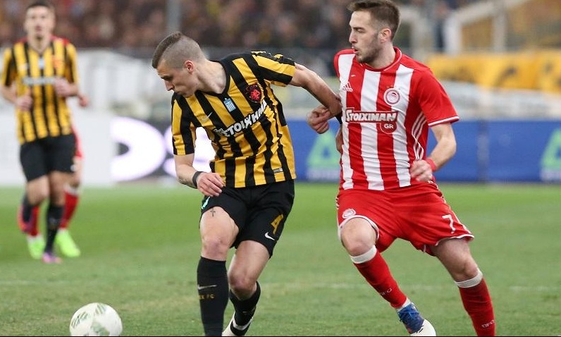 ΑΕΚ-Ολυμπιακός: Η χαζή ενέργεια του Βράνιες - Σήκωνε και κόκκινη κάρτα