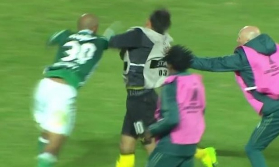 Ο Φελίπε Μέλο πλάκωσε παίχτες της Πενιαρόλ!