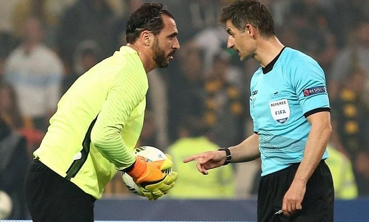 Από μικρός ήθελε να γίνει τερματοφύλακας ο Αλμέιδα!