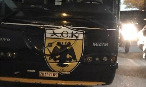 Τελικός Κυπέλλου 2017: Σοκ – Έσπασαν τα τζάμια στο πούλμαν της ΑΕΚ!