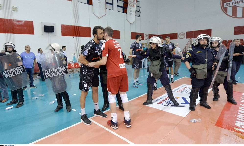 Ο Ολυμπιακός συγχαίρει τον ΠΑΟΚ για τον τίτλο!