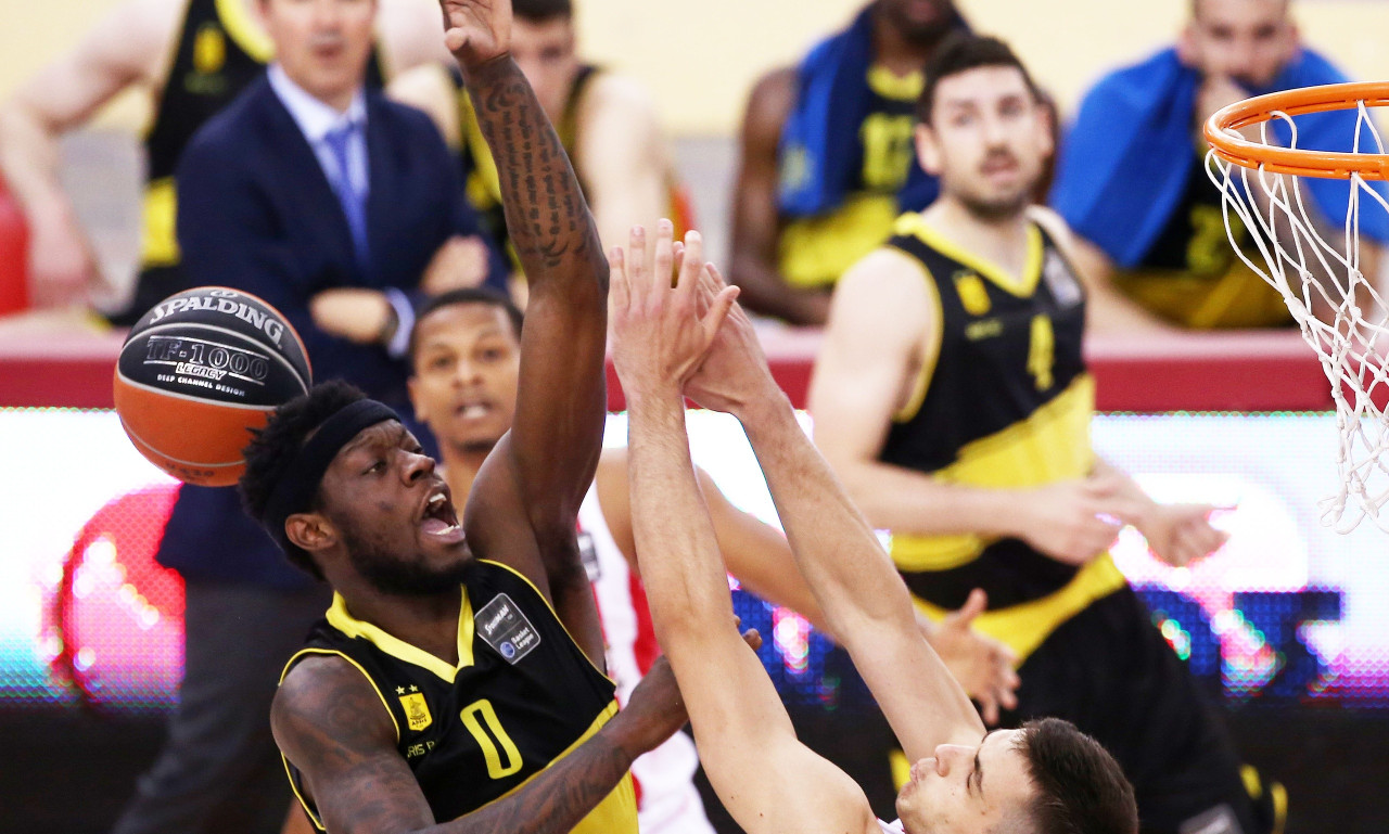 Επεισόδιο στο Ολυμπιακός-Άρης με Τζάκσον