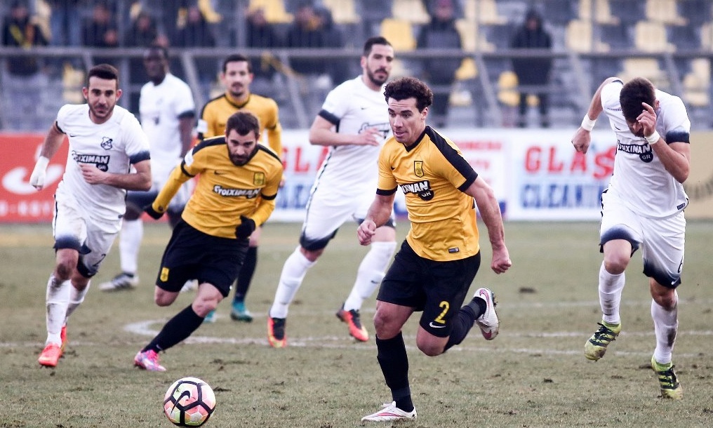 ΟΦΗ-Άρης: Σύρραξη παικτών και «βροχή» οι κόκκινες κάρτες!