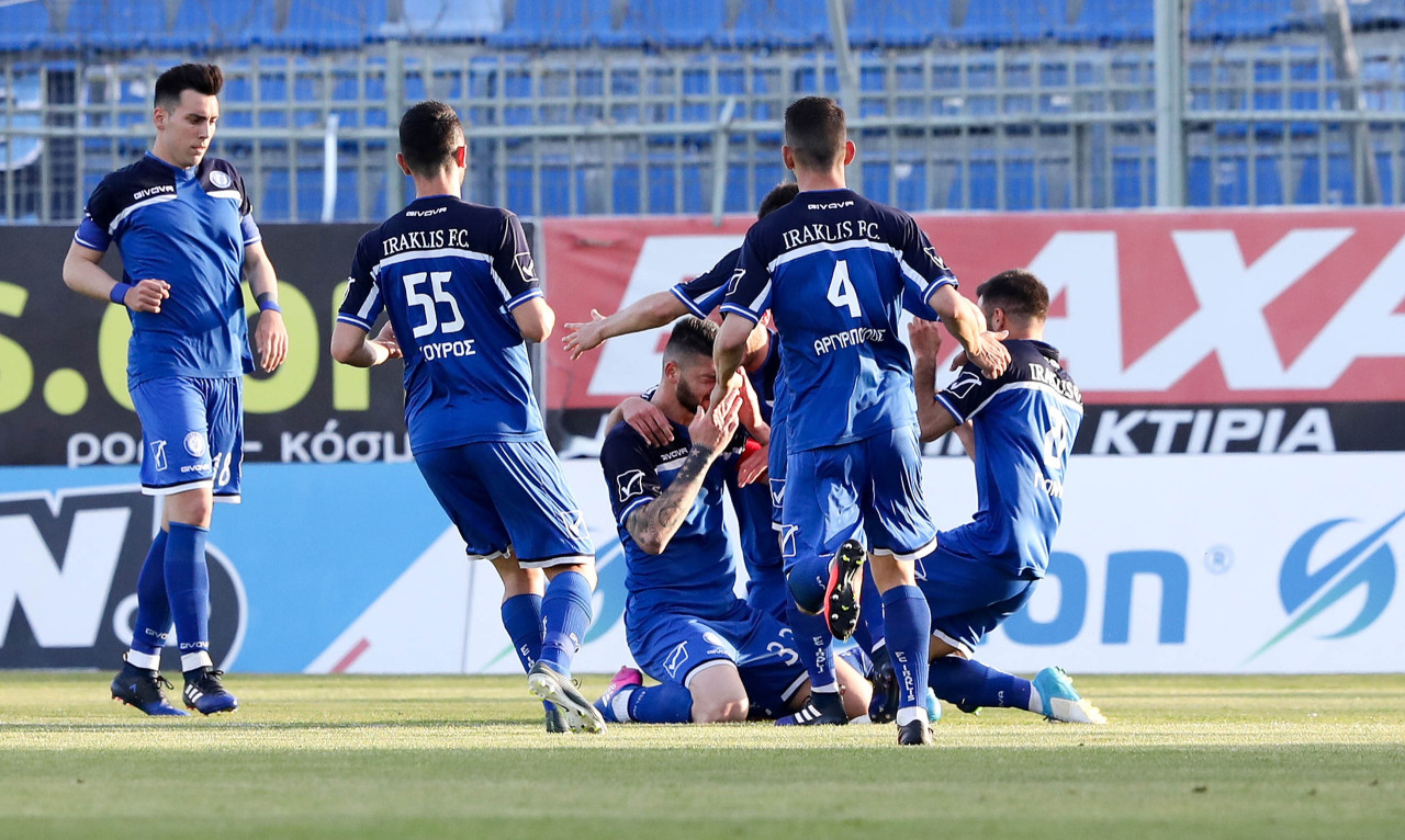 Αναμονή για την άδεια στον Ηρακλή