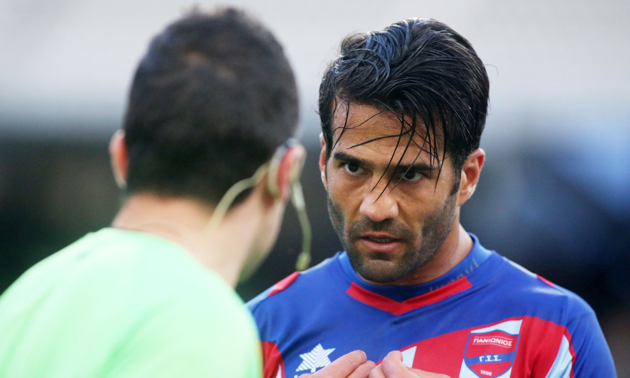 Μένει Πλατεία ο Μασούντ