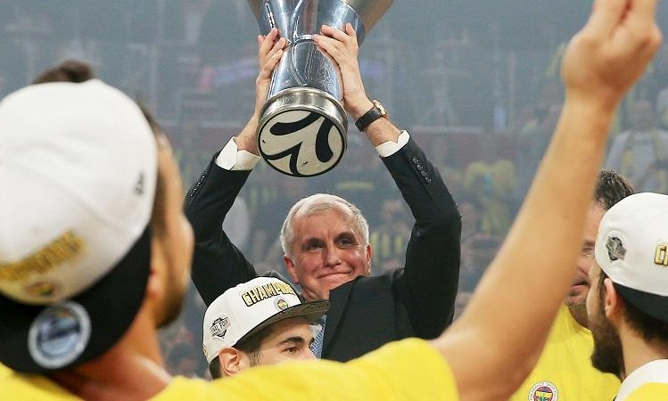 Ομπράντοβιτς: «Άξιζε που ήταν εδώ ο Ολυμπιακός»