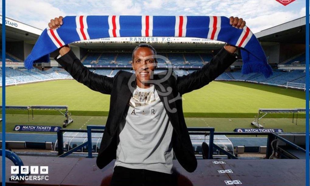 Στη Ρέιντζερς ο Άλβες