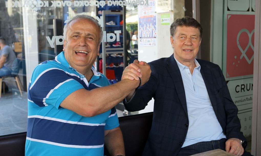 Αποθέωση για Ρεχάγκελ και Πρωταθλητές EURO 2004! (photos)