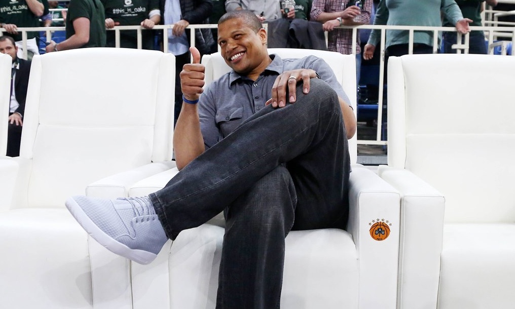 Ο Μάικ Μπατίστ στο NBA (photo)