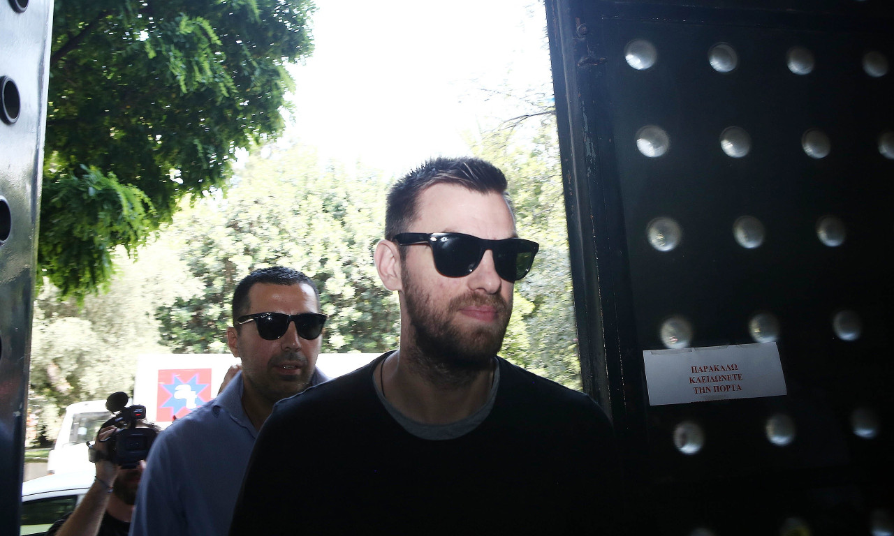 Αν κωλώνεις, κώλωσε παραπέντε, όχι και πέντε!