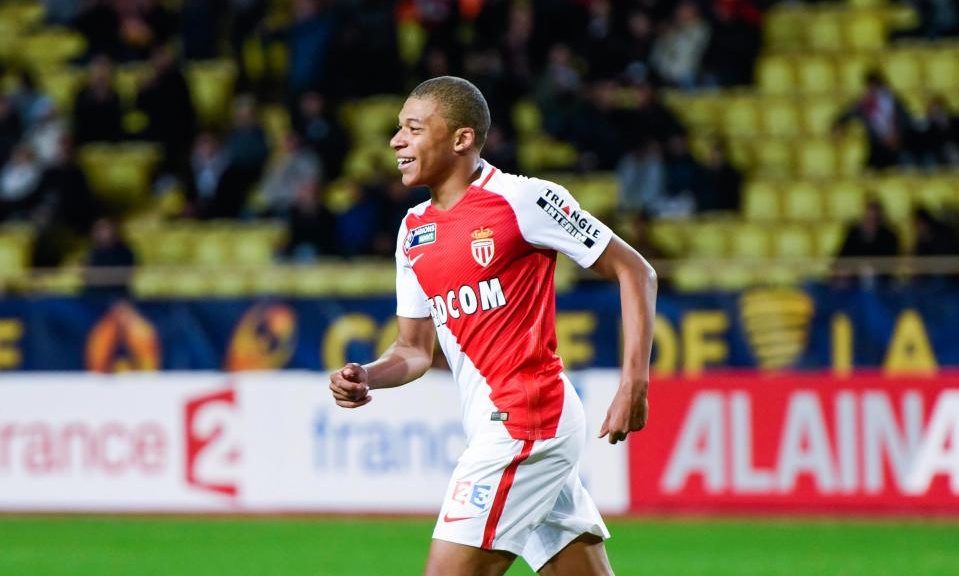 Δεν πωλείται ο Μπαμπέ