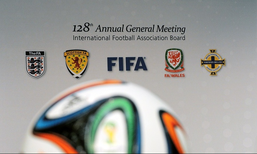 Αλλάζουν οι κανόνες του ποδοσφαίρου: 60λεπτοι αγώνες με διακοπή στο χρονόμετρο