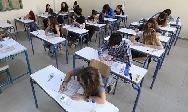Πανελλήνιες Πανελλαδικές 2017: «Αυλαία» στα ΓΕΛ με Μαθηματικά και Ιστορία Γενικής Παιδείας
