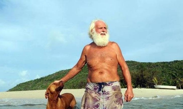 Από πολυεκατομμυριούχος, ερημίτης σε ένα νησί του Ειρηνικού