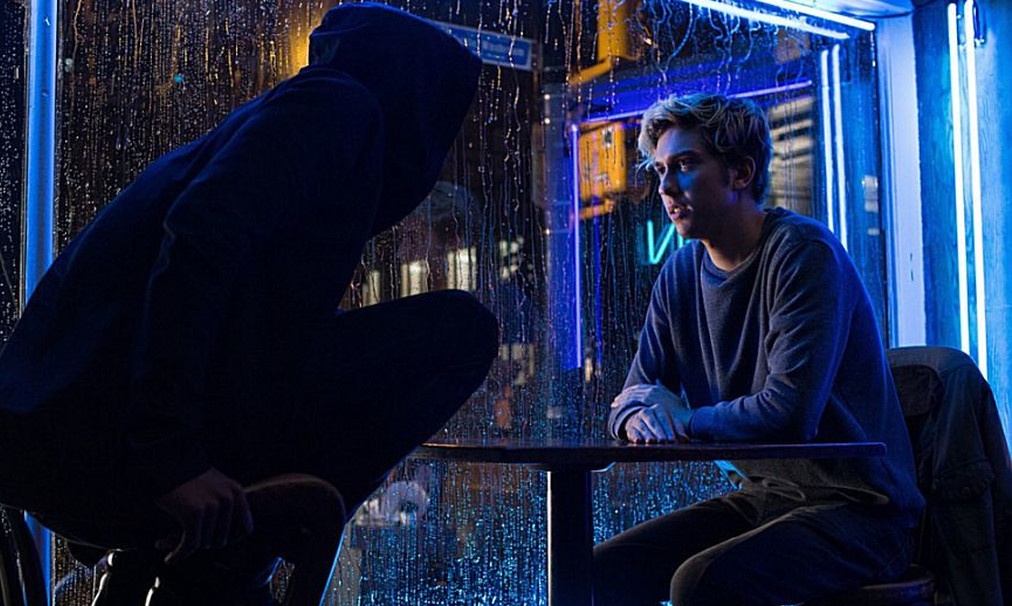 Nerds όλου το κόσμου ενωθείτε: έσκασε νέο τρέιλερ του Death Note!