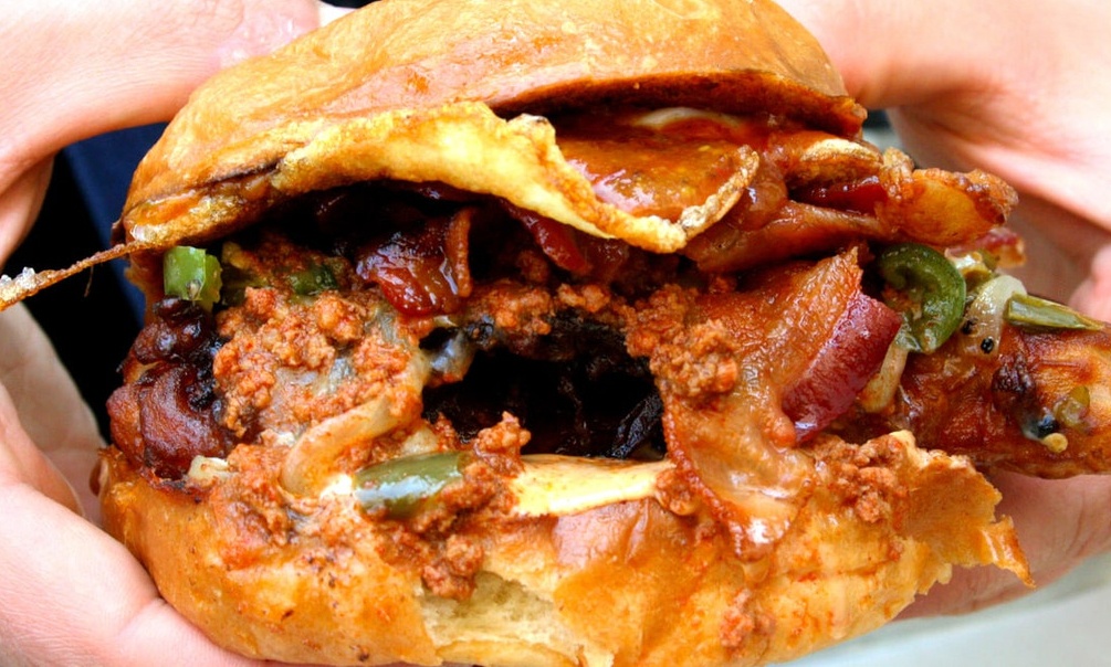 Το Clogger είναι ό,τι πιο πρόστυχο έχεις δει σε burger