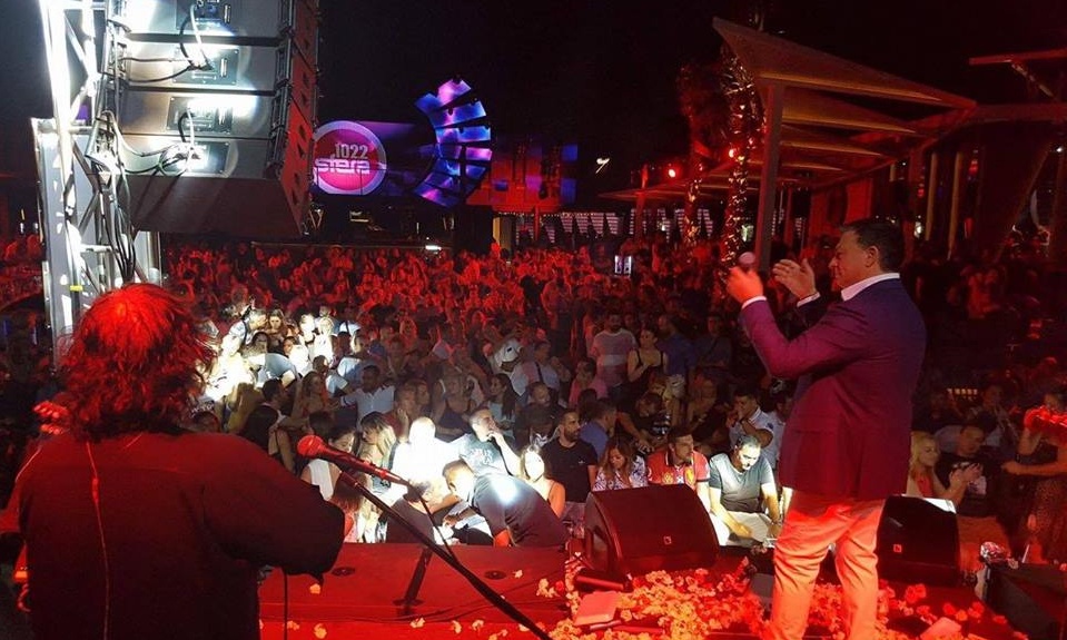 Νίκος Μακρόπουλος και Σταμάτης Γονίδης «βούλιαξαν» την παραλιακή