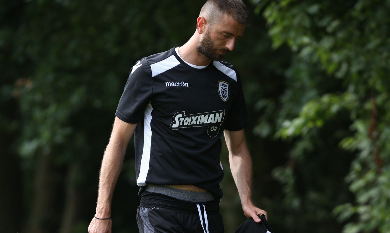 Στεάουα καλεί Μαλεζά