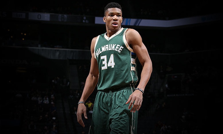 Μπακς: Επική… απάντηση Γιάνναρου για το μέλλον του