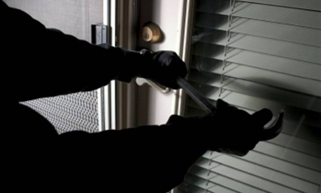 Θεσσαλονίκη: Μπήκε για να την ληστέψει και εκείνη... του έψησε καφέ!