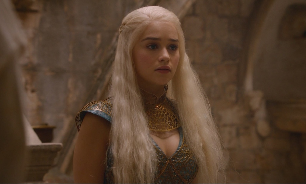 Η Emilia Clark αποκαλύπτει την αγαπημένη της ερωτική σκηνή στην TV