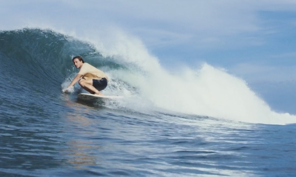 Μαγεία! Το βίντεο που θα σε κάνει να αγαπήσεις το σερφ και τη θάλασσα