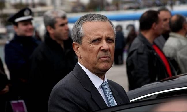 Ο Τάκης Μπαλτάκος, εκτός των άλλων, αναλαμβάνει και «λογοκριτής»